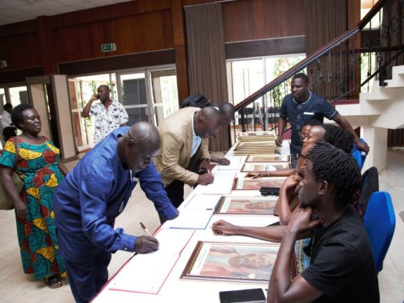 Participants arriving for the lecture